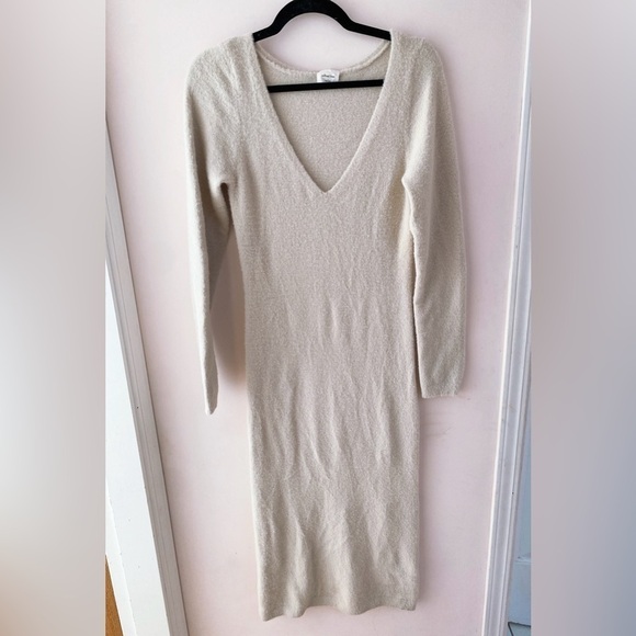 Aritzia Wilfred Free Hush Knit V-Neck Dress - Picture 4 of 8